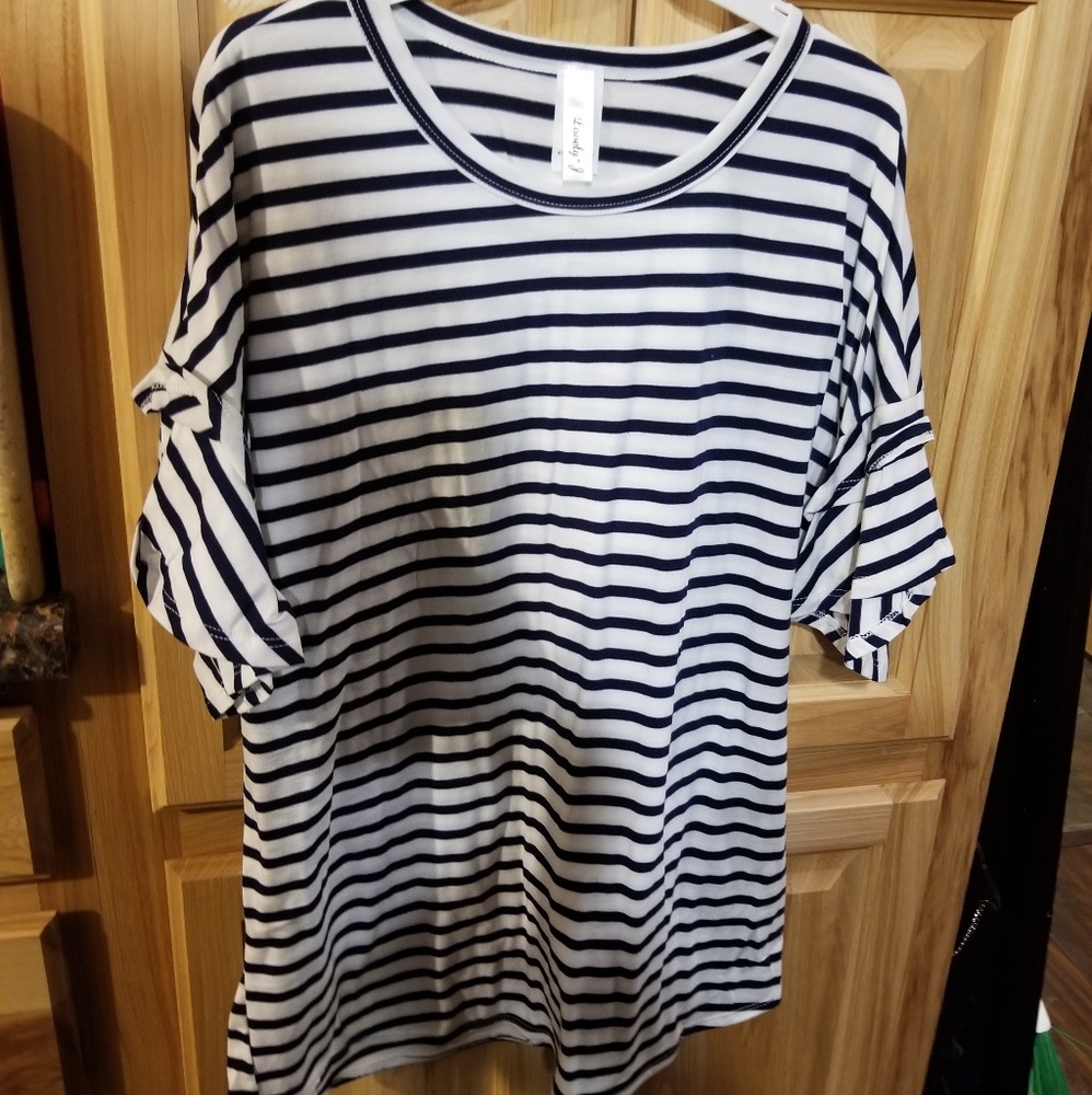 Lovely J Top